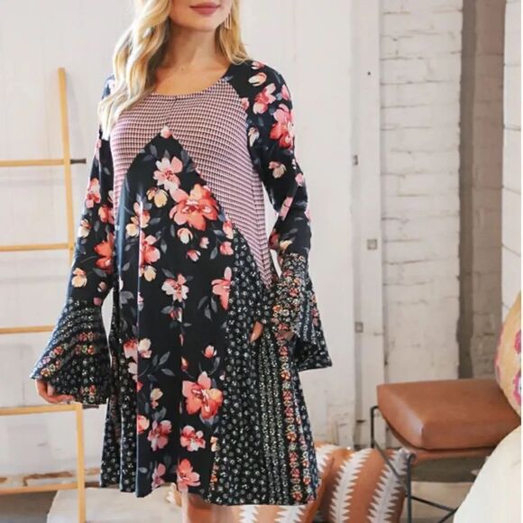 Sugarfox Dresses & Skirts - Boho Black Floral Two Tone Color Block Floral Flowing Long Bell Sleeves Dress